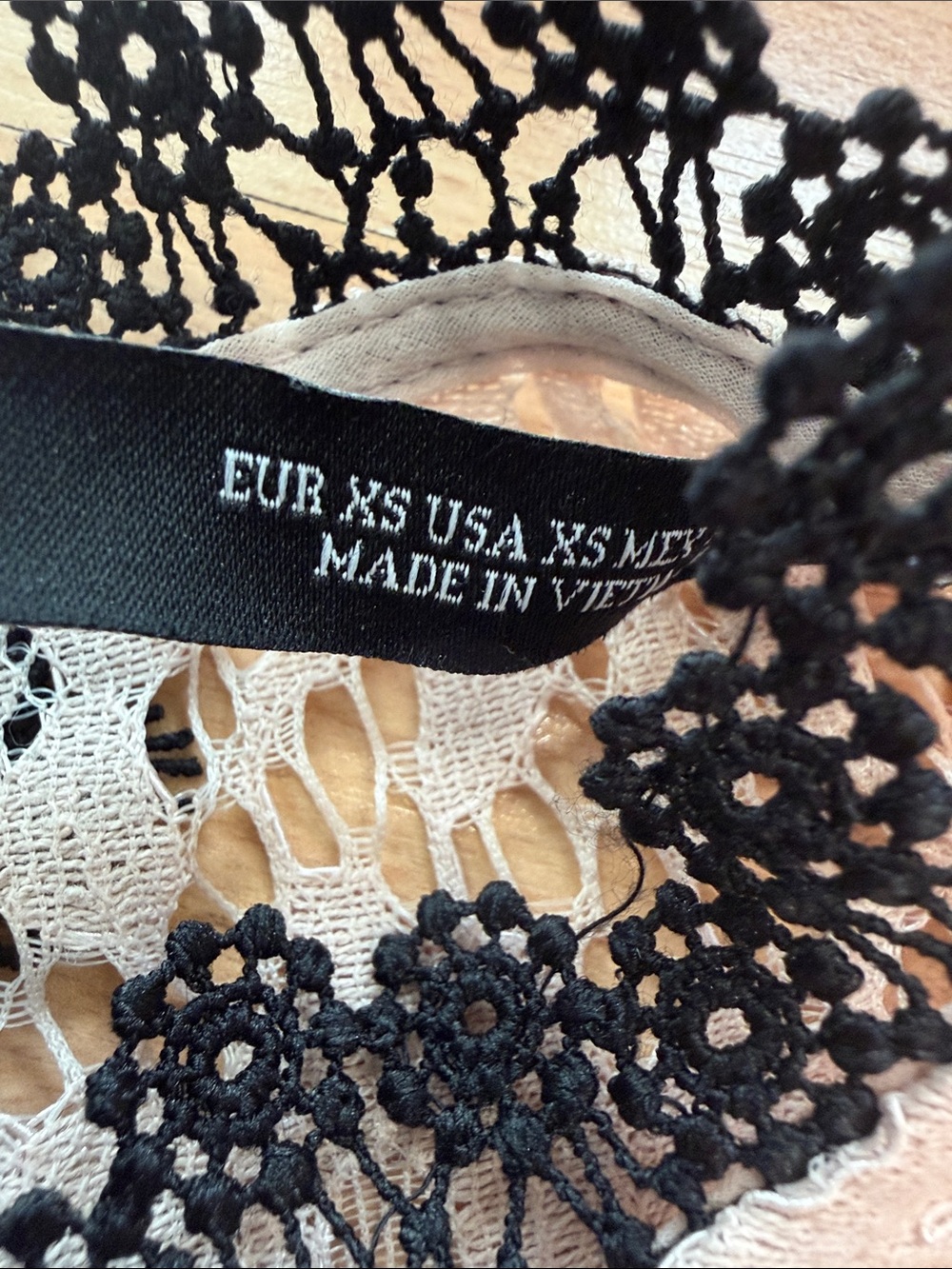 ZARA top size XS lace high neck cream black peplum runs small in my opinion - Picture 8 of 9